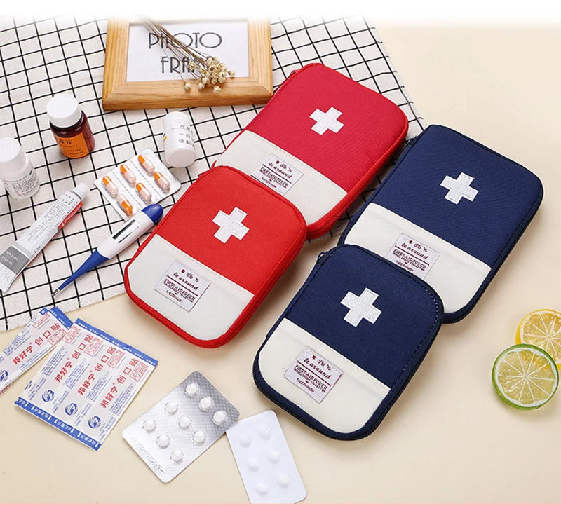 2 Colors Portable First Aid Kit For Home Outdoor Travel Camping Emergency Medical Bag Small Carrying Medical Treatment Packs