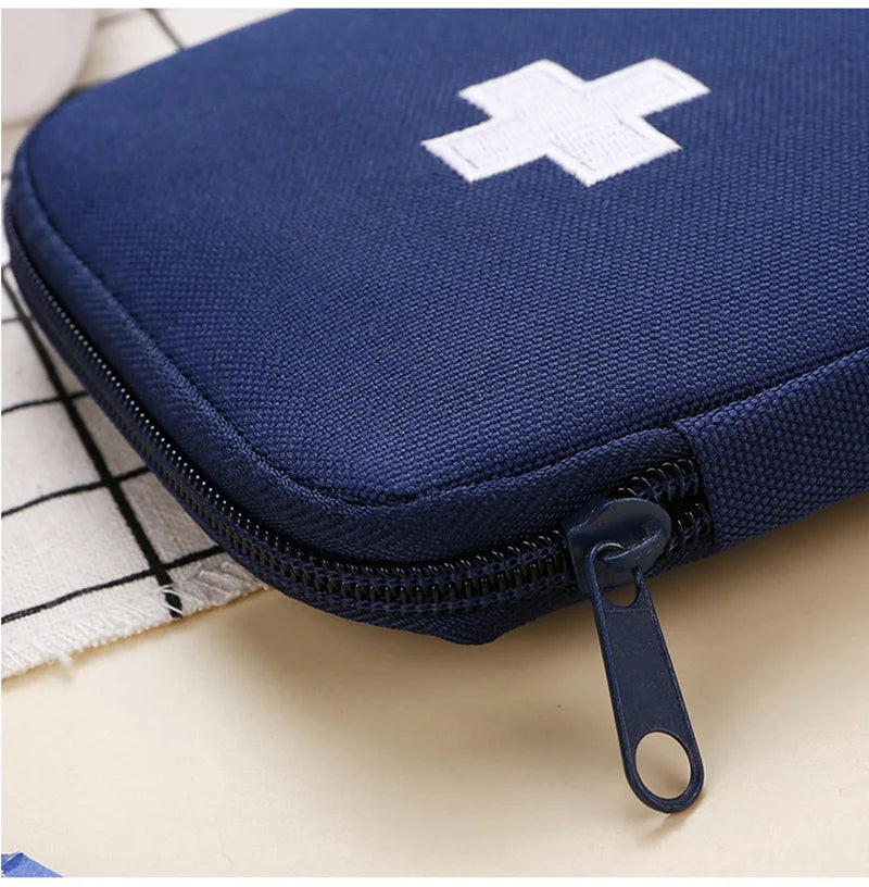 2 Colors Portable First Aid Kit For Home Outdoor Travel Camping Emergency Medical Bag Small Carrying Medical Treatment Packs